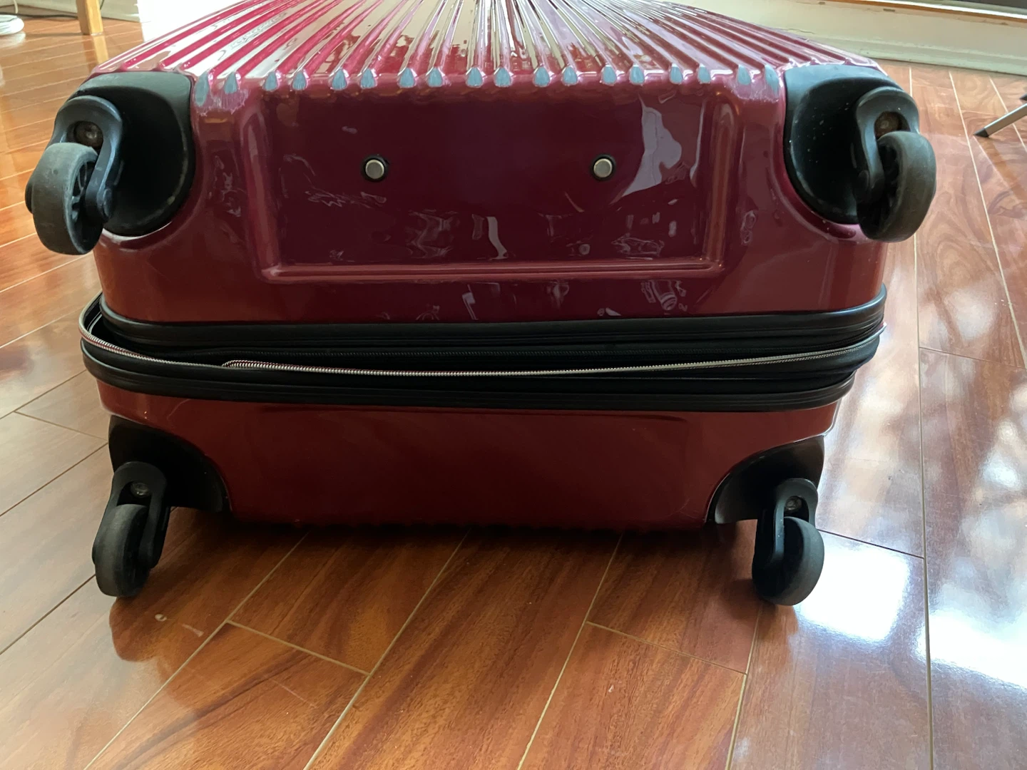 Red Hardshell Spinner Suitcase - photo 5