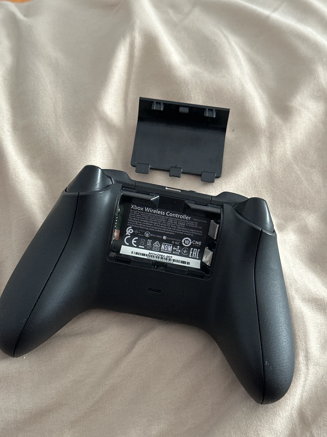 Black Xbox Wireless Controller - photo 3