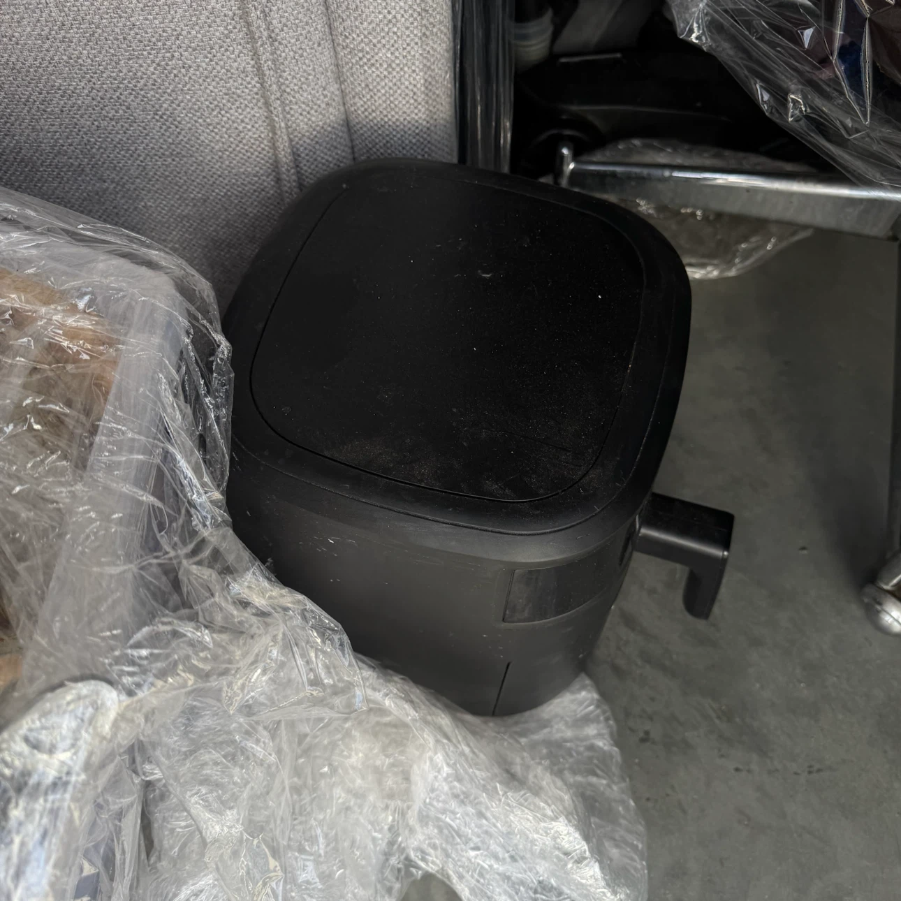 Kitchen stuff , pots , plates and stuff - photo 2