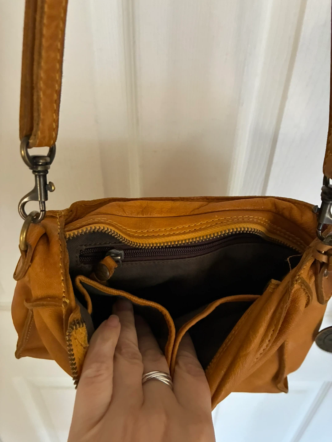 Kompanero Leather Crossbody Bag - photo 3