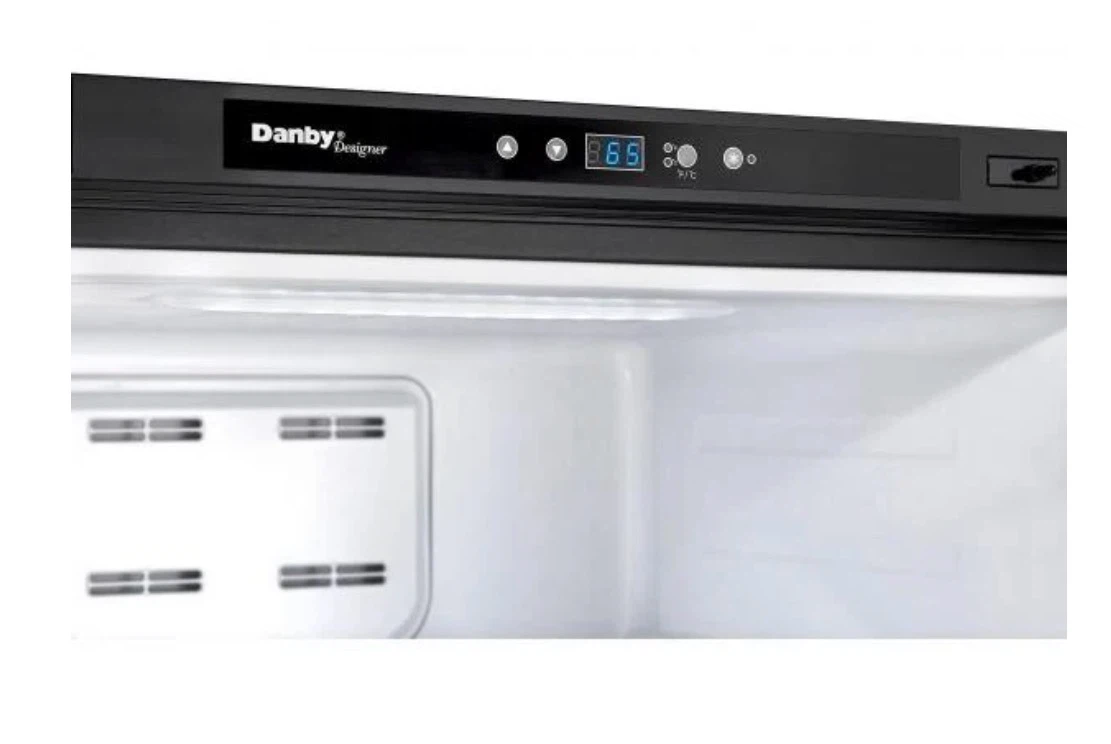 Danby 30-inch, 17 cu.ft. Refrigerator LED Lighting DAR170A3BSLDD - photo 4