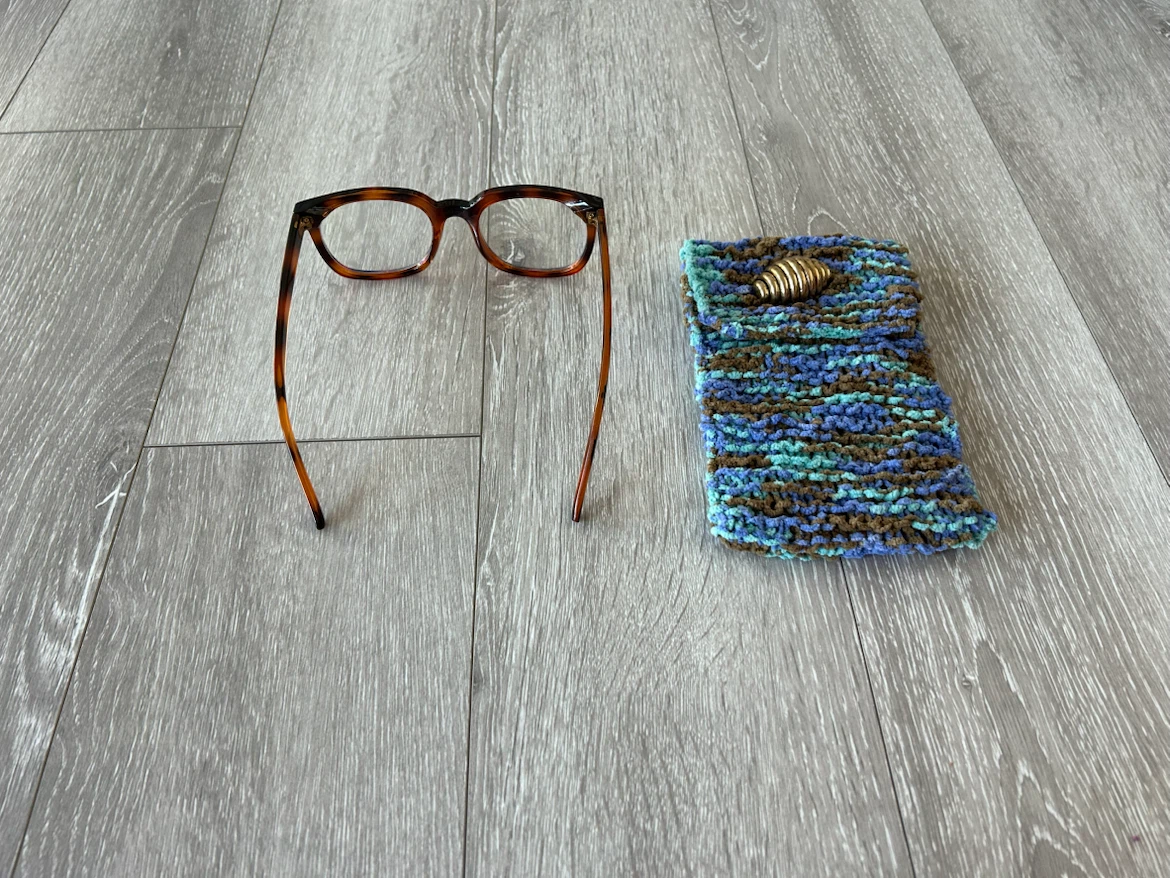 Reading Glasses with Crochet Case - photo 5