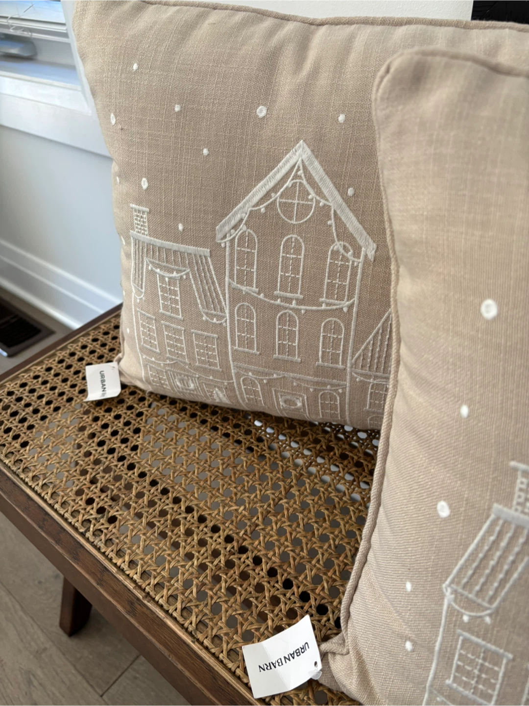 Urbarn Barn Christmas Pillows - photo 2