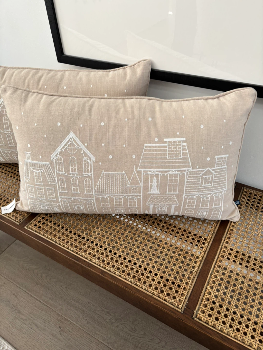 Urbarn Barn Christmas Pillows - photo 5