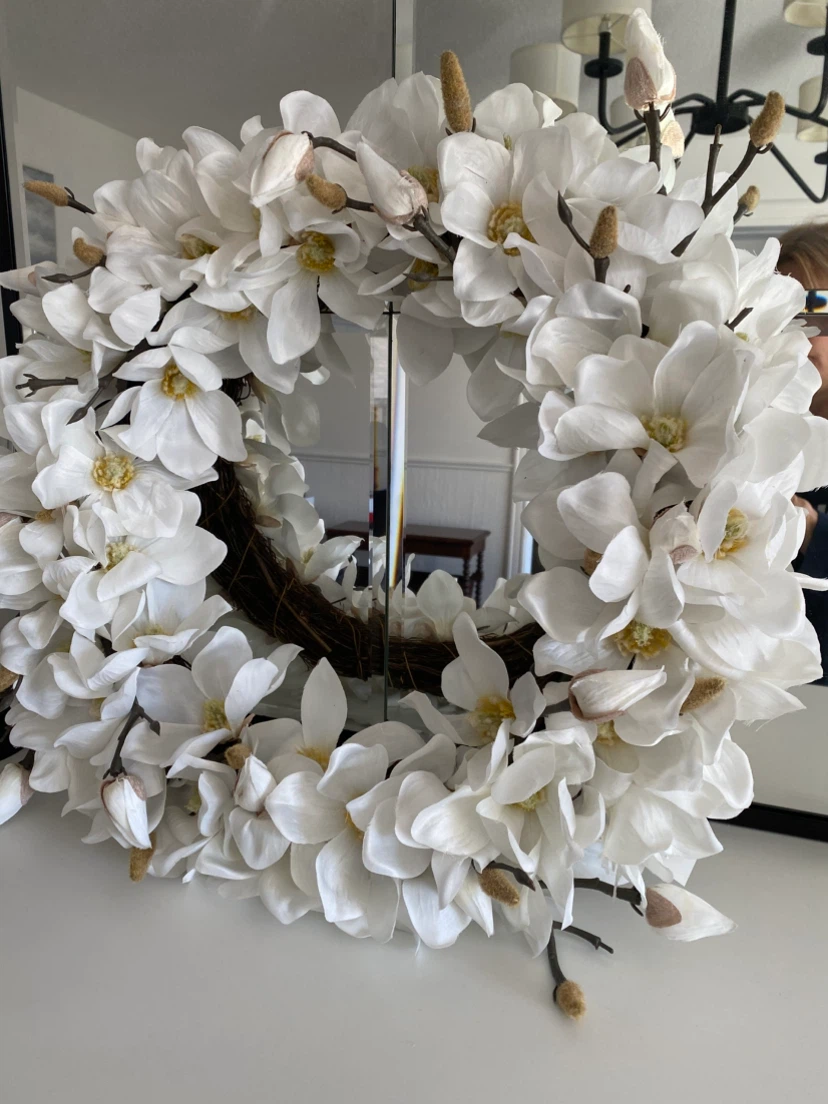Two White Magnolia Wreaths take both for 40.00 - photo 2