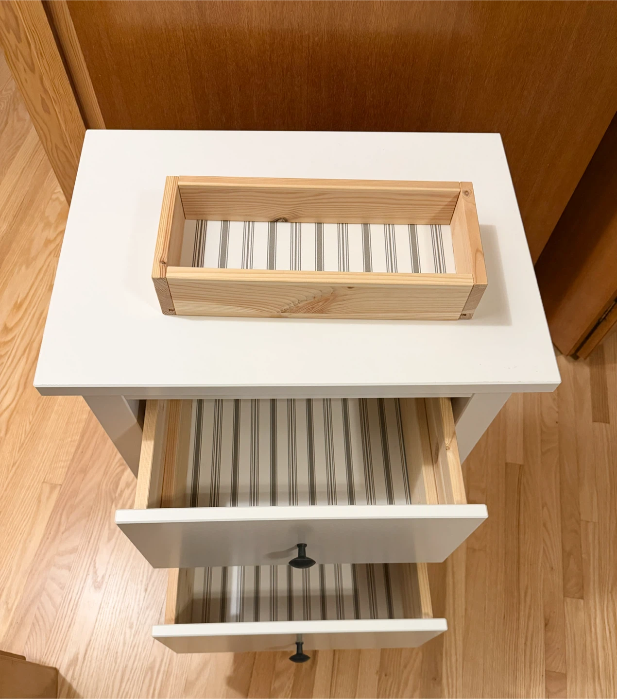 IKEA Hemnes 2-Drawer Nightstand - photo 2