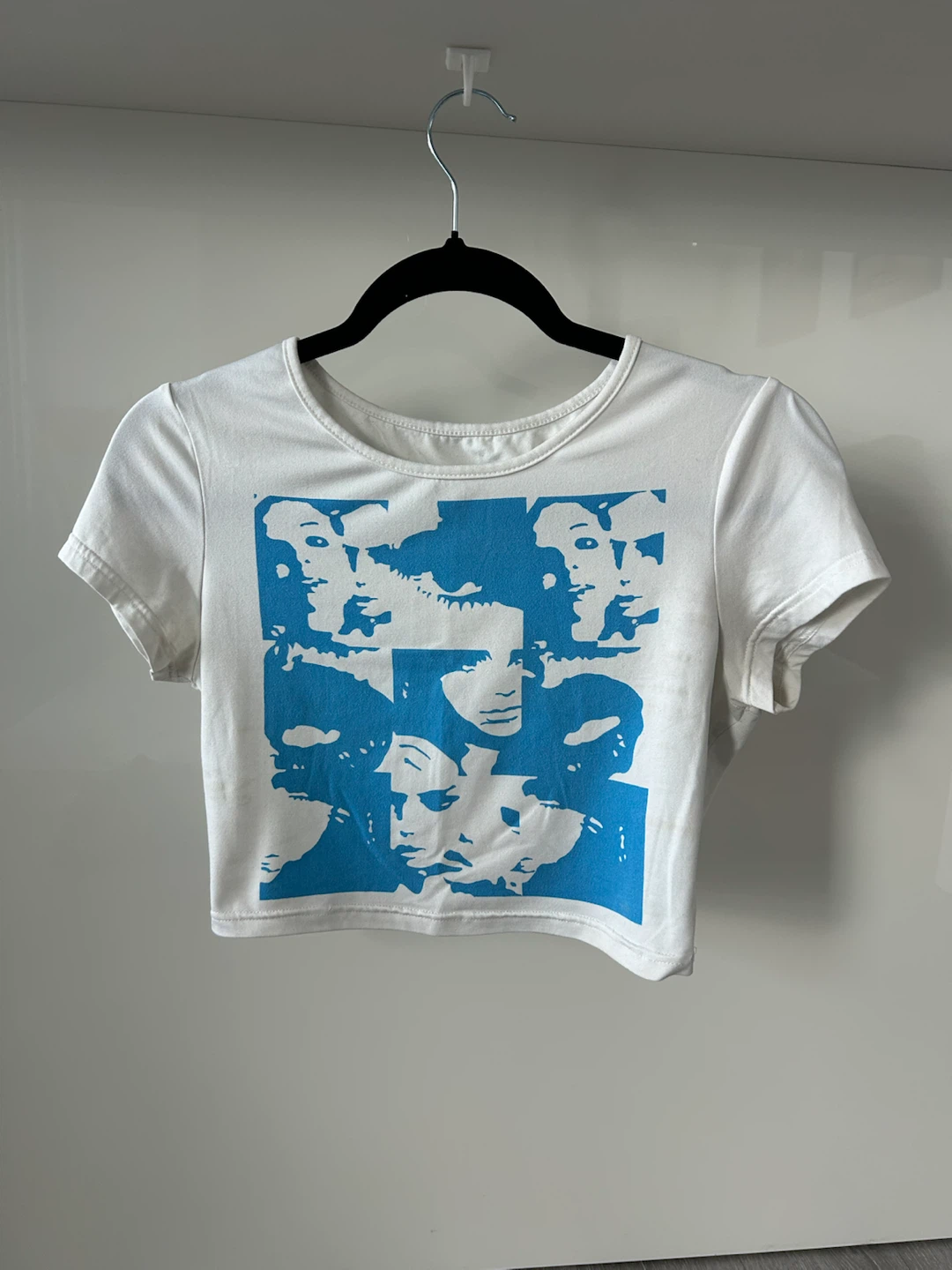 SHEIN White Graphic Crop Top