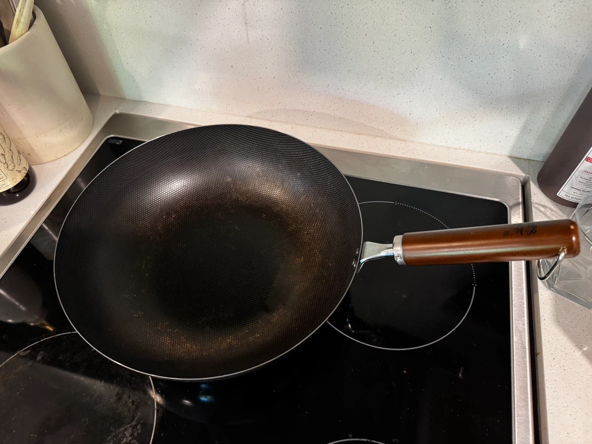 Non-stick Wok with Wooden Handle - photo 2