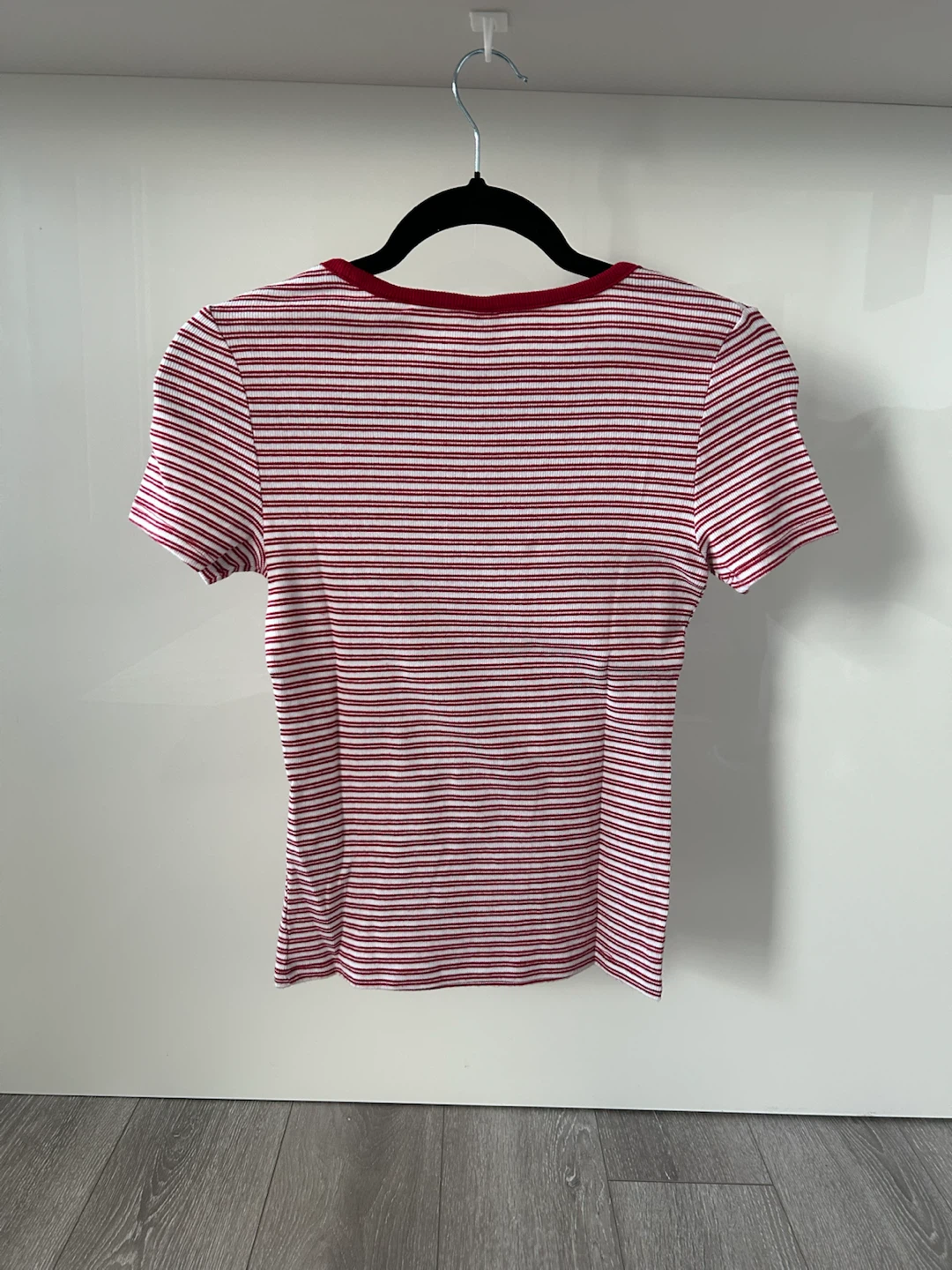 Levi's red and white striped t-shirt - photo 3
