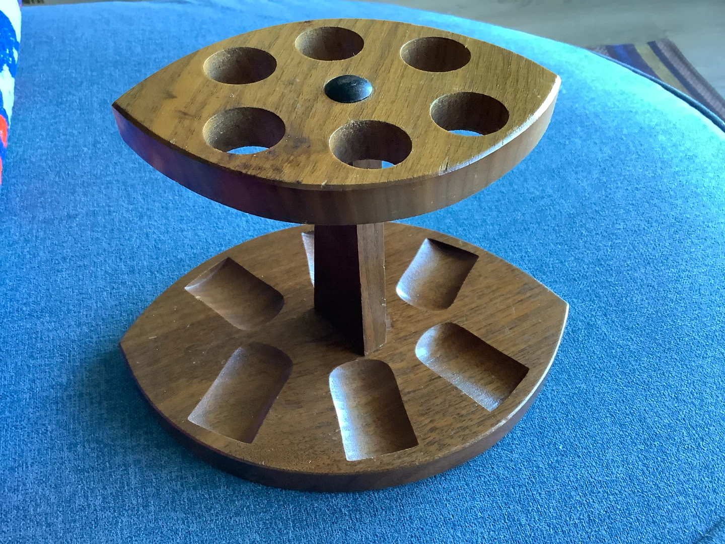 Vintage Two Tiered Wooden Six Pipe Rest/Stand 🐞