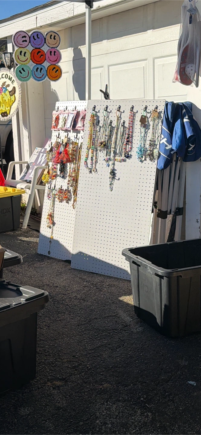 Garage sale 11241 W Grand Ave Melrose Park IL 60164 - photo 2