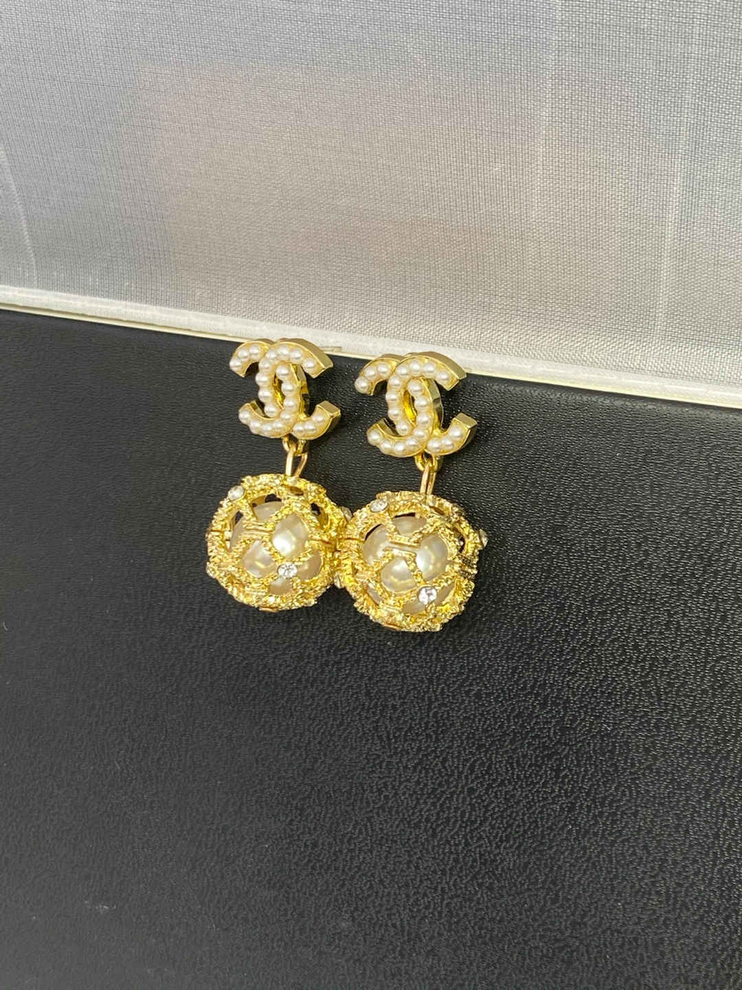 Pearl drop earrings