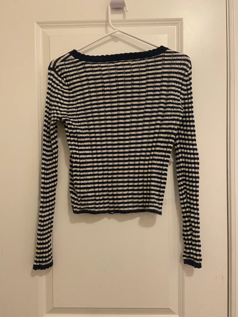 American Eagle Navy and White Striped Long Sleeve Henley - photo 2