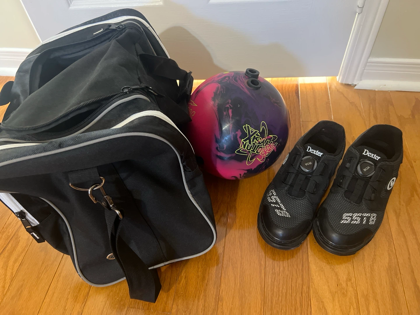 Storm Bowling Ball and Dexter Shoes (8.5) Set