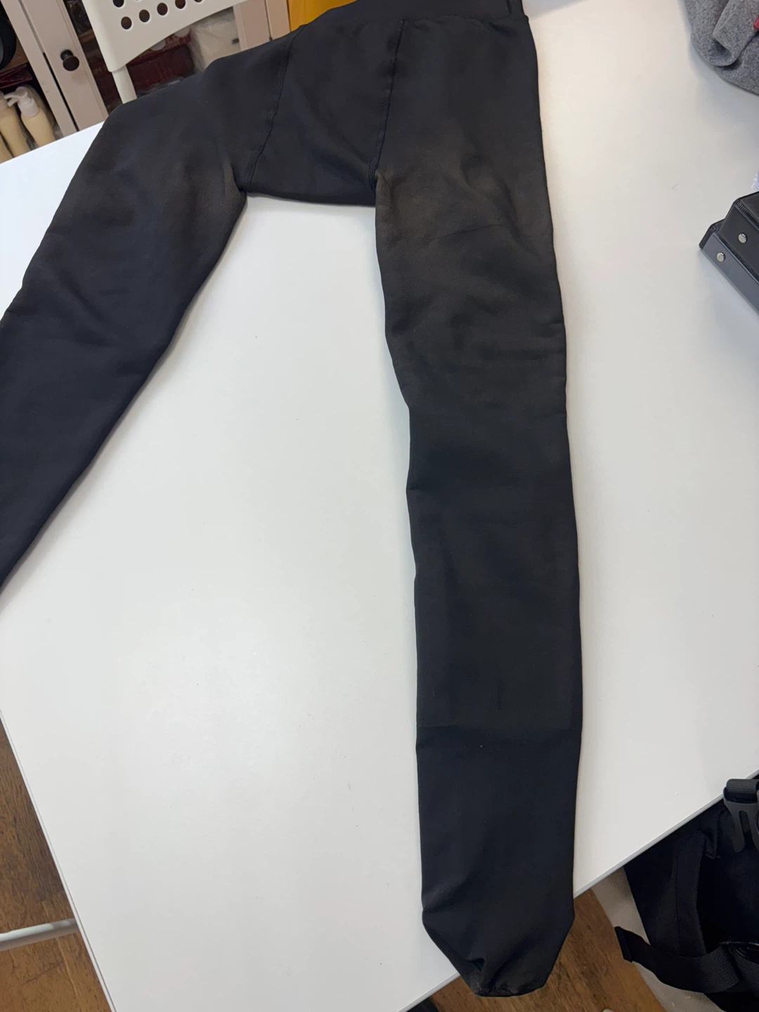 Black fleece-lined leggings Size M/L - photo 2