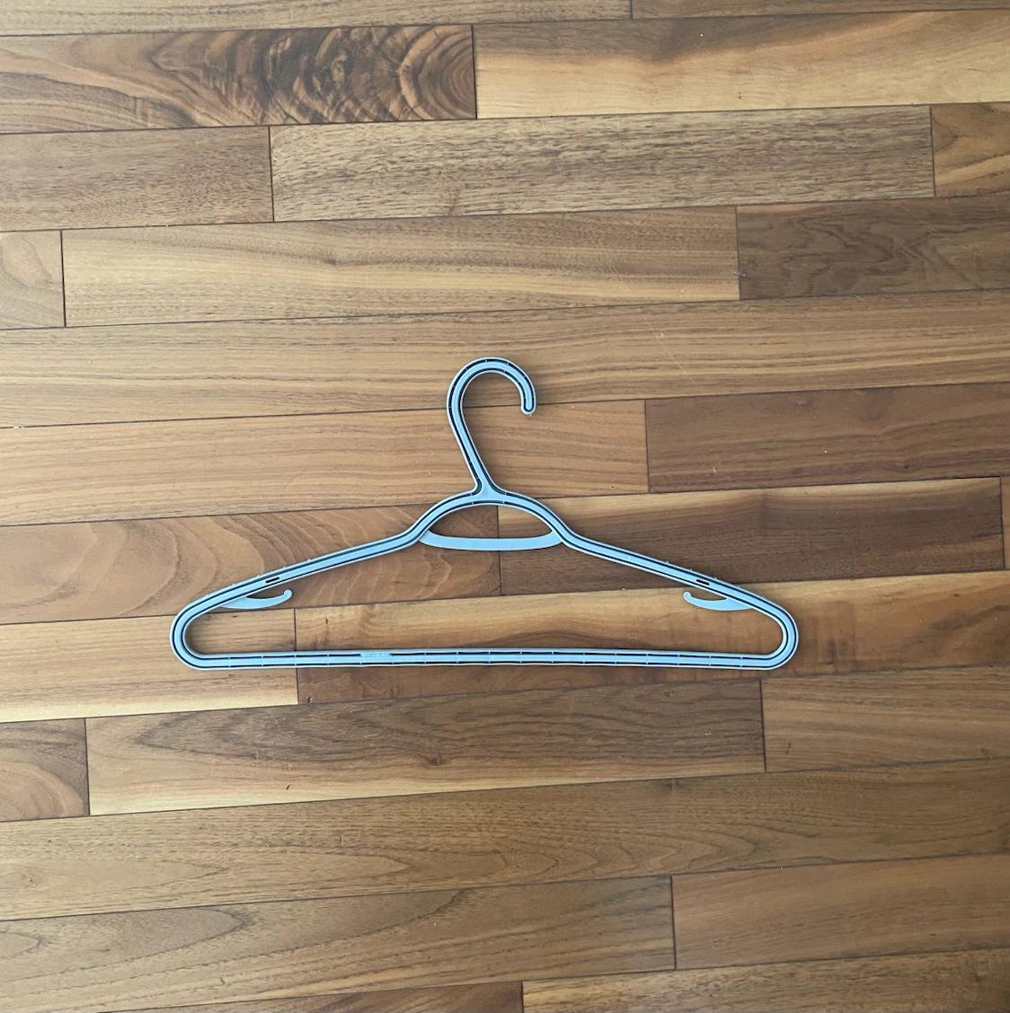 40 Durable Heavy Duty Grey Plastic Hangers
