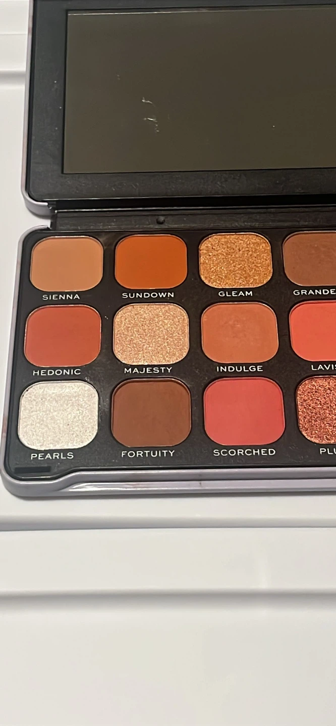 Makeup Revolution Eyeshadow Palette - photo 2