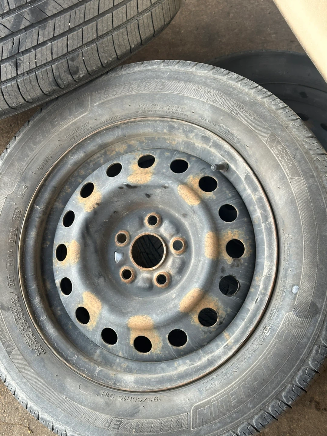Michelin Defender Tires 195/65R15 - photo 4