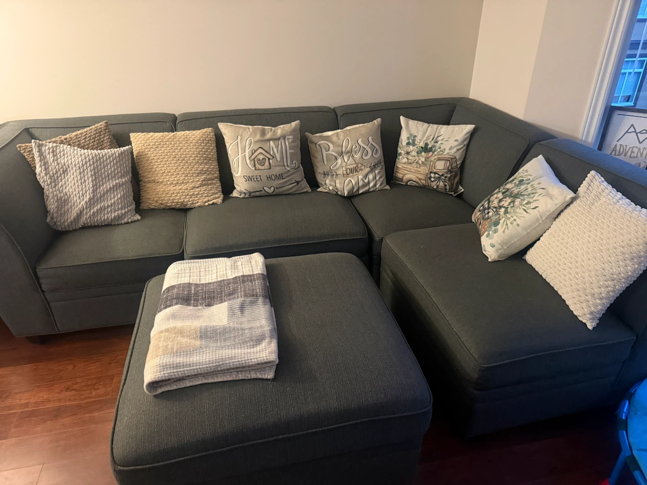 Détachable couch with ottoman - photo 2
