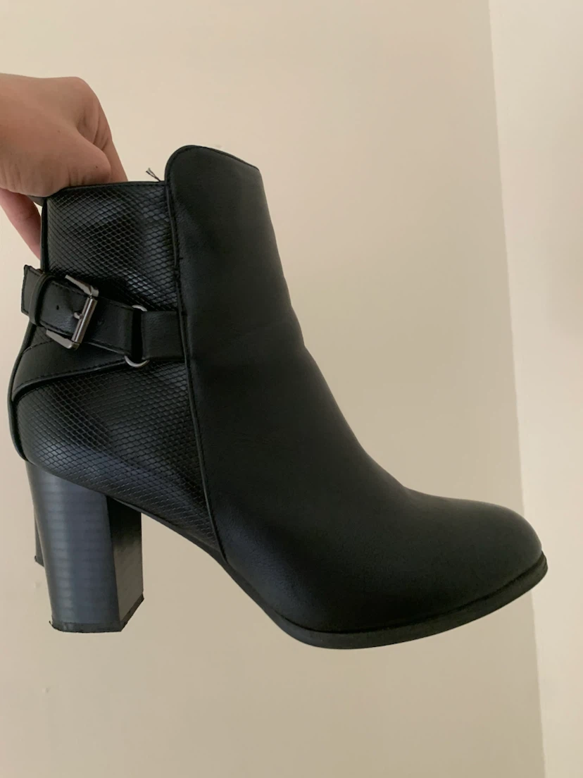 Black Heeled Ankle Boots (size 9) - photo 3
