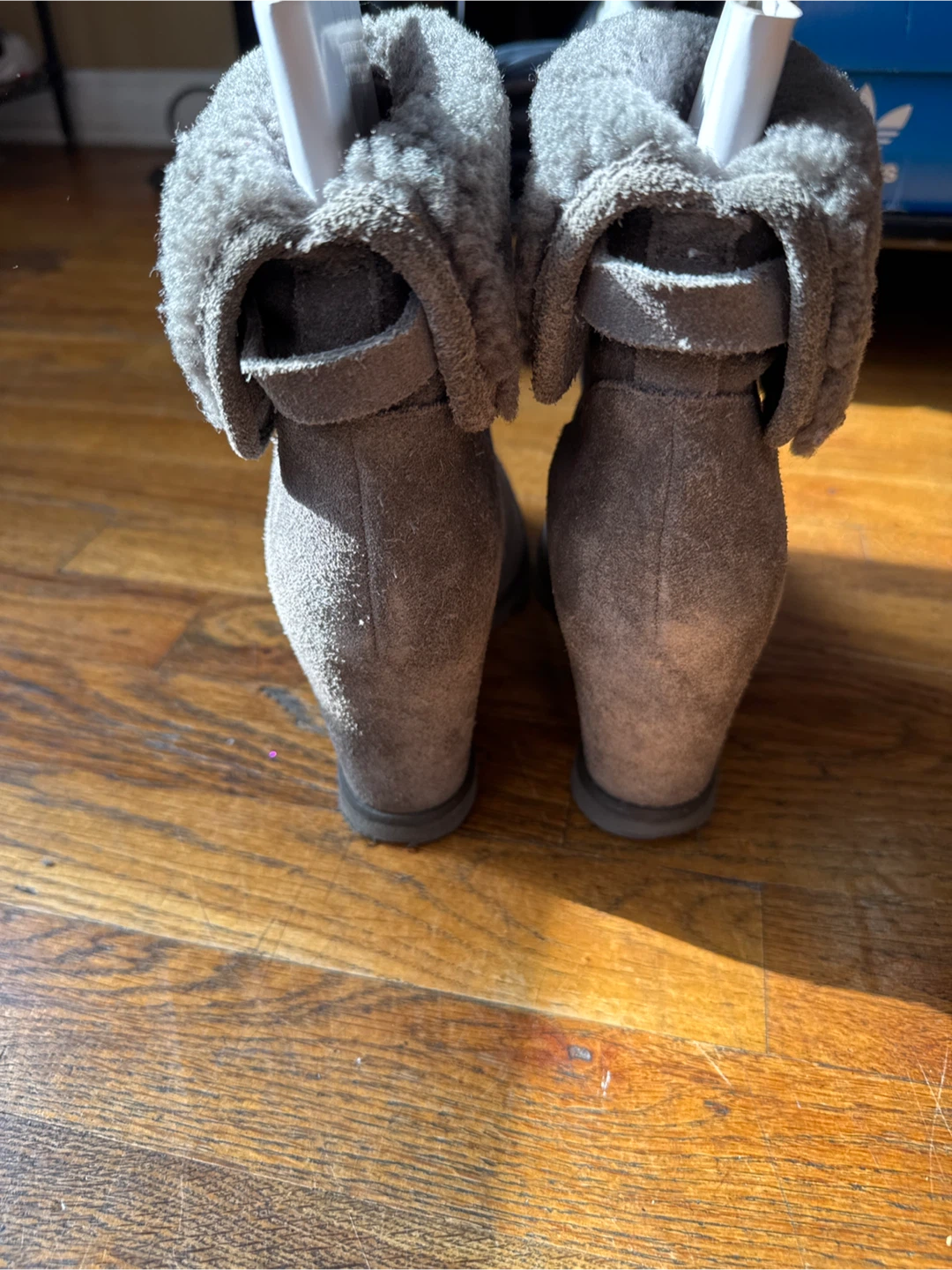 UGG Suede Wedge Boots Grey - photo 3