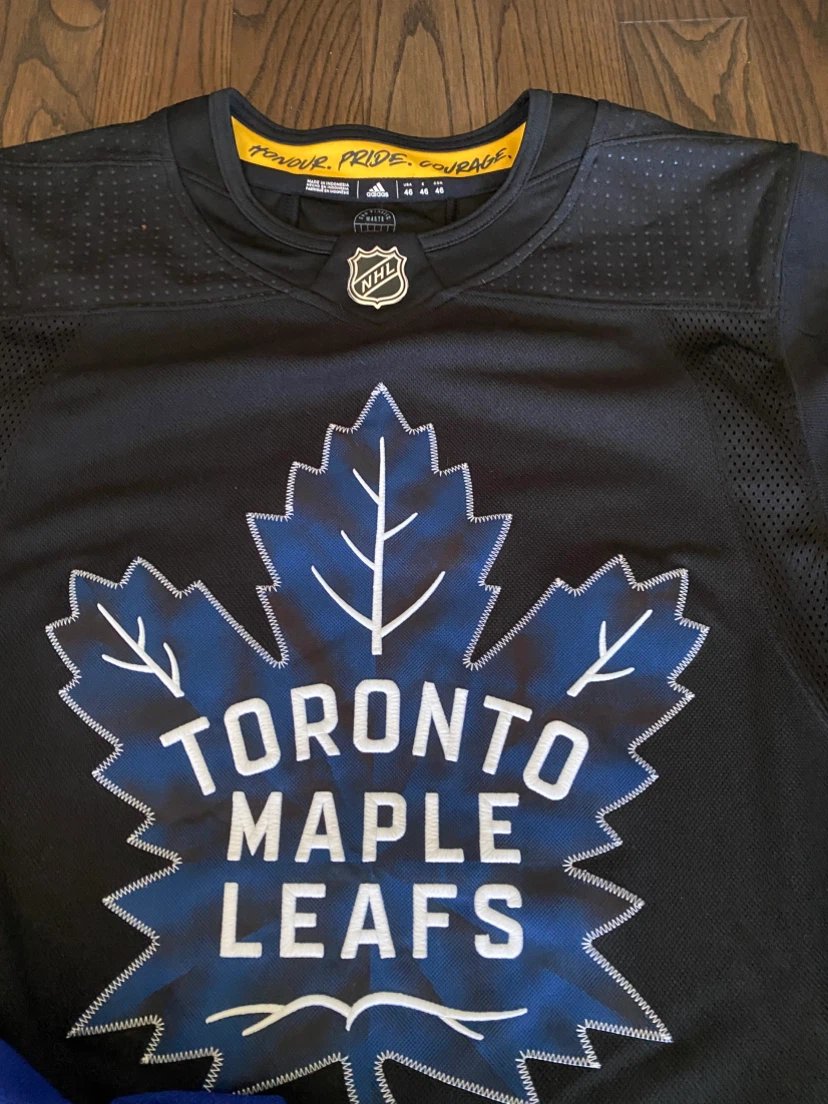 Two Toronto Maple Leafs Jerseys XLarge & large both 65 - photo 2