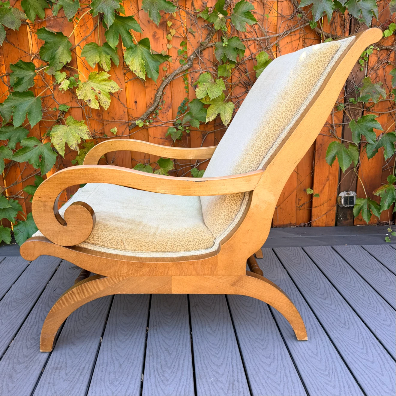 Vintage Comfy Wooden Armchair - photo 2