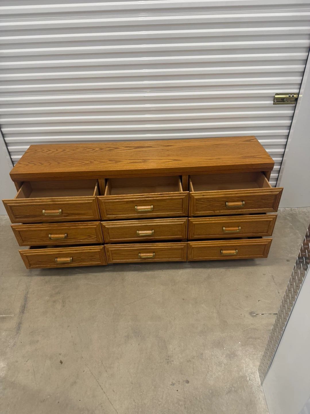 9-Drawer Oak Wood Dresser - photo 2