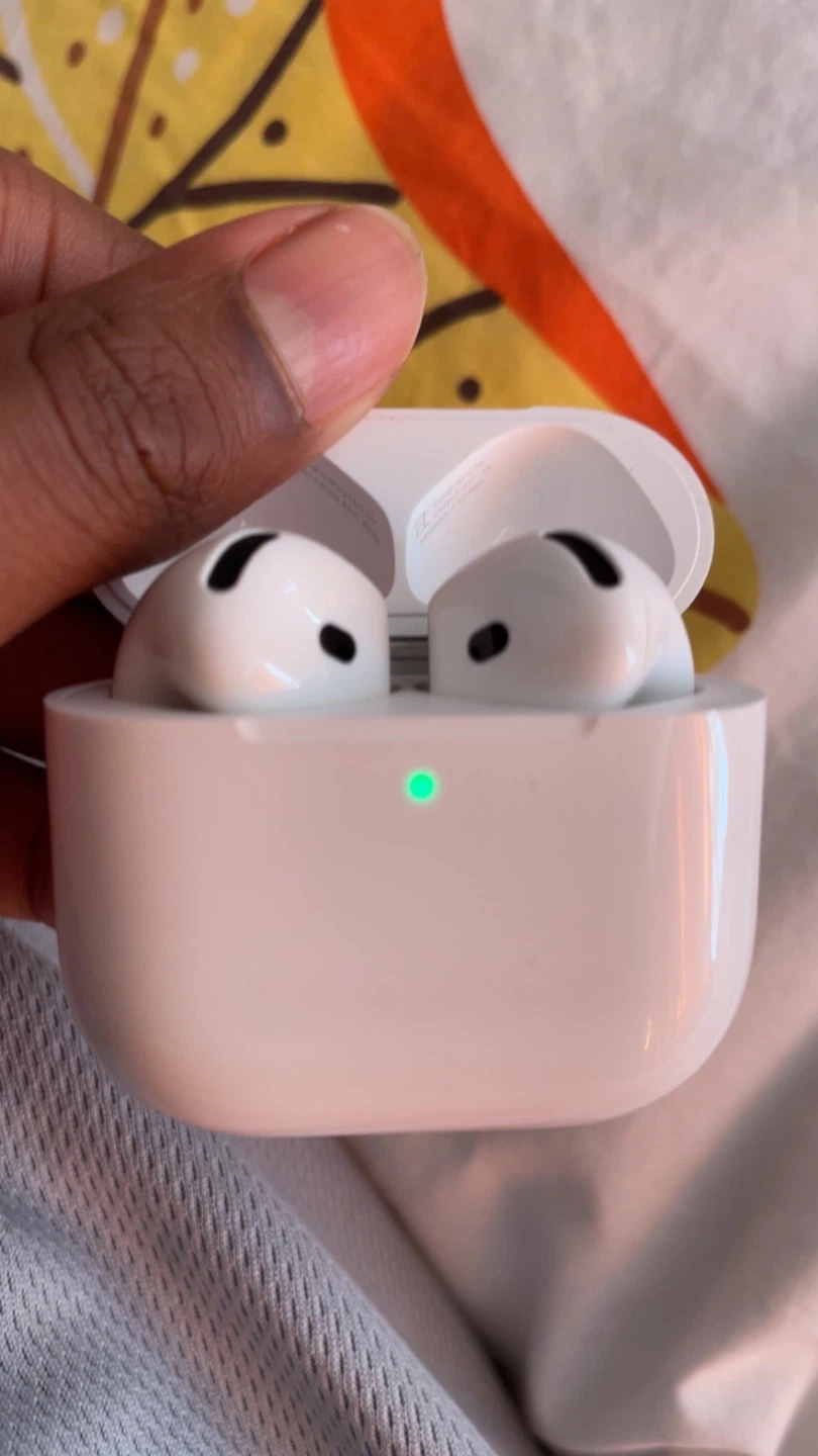 Apple AirPods 4 - photo 3