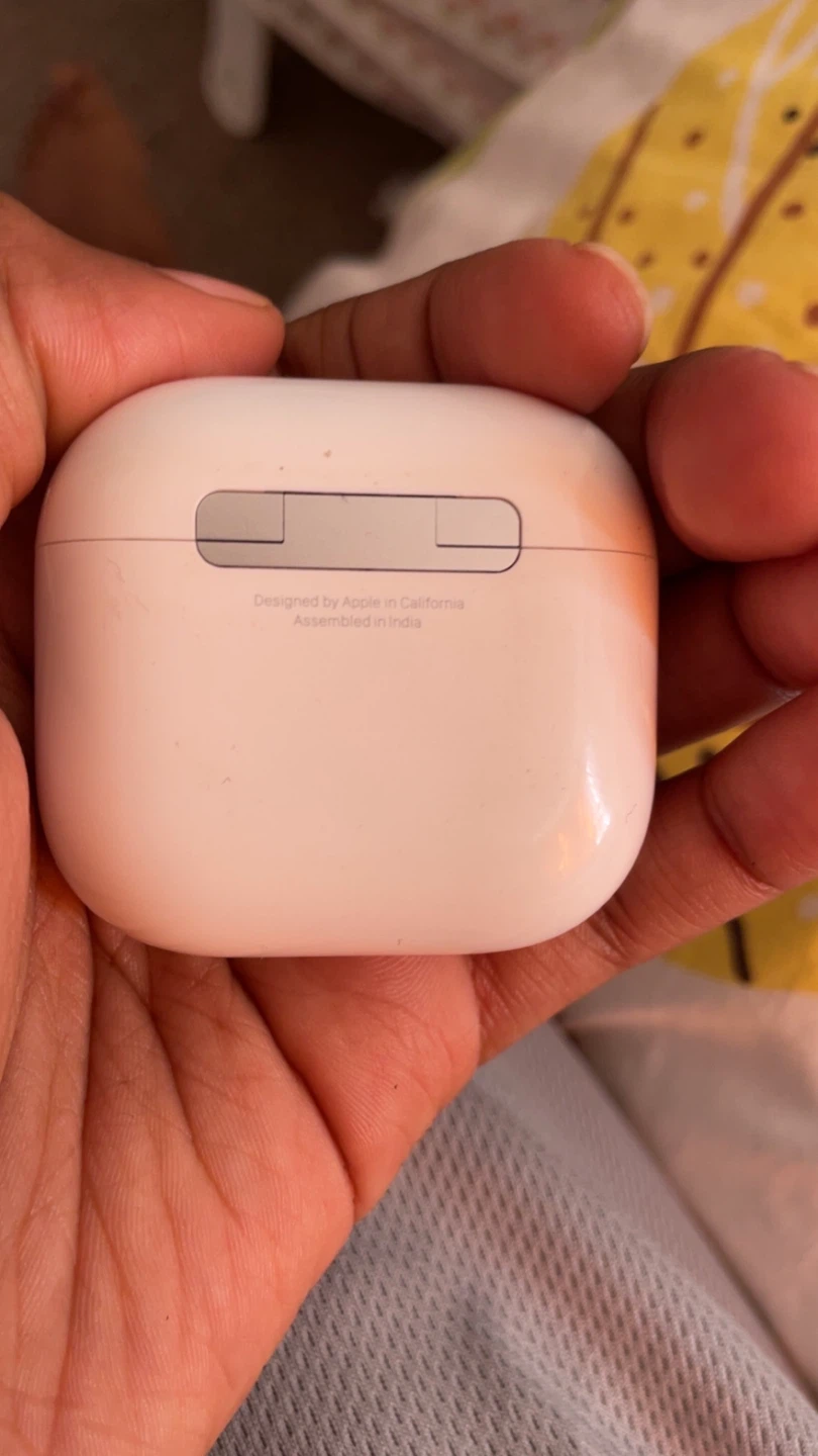 Apple AirPods 4 - photo 4