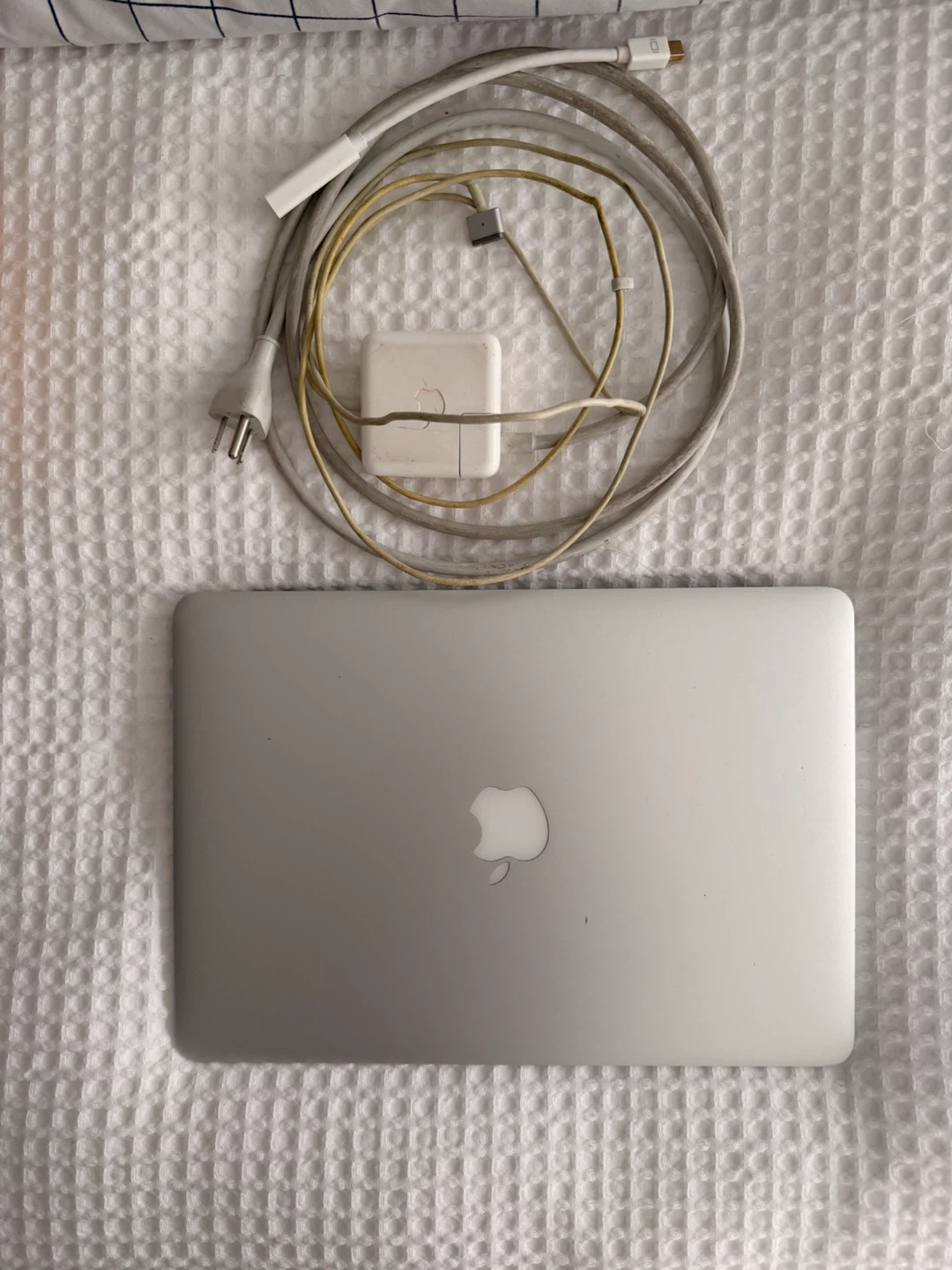 Apple MacBook Air Laptop - photo 2
