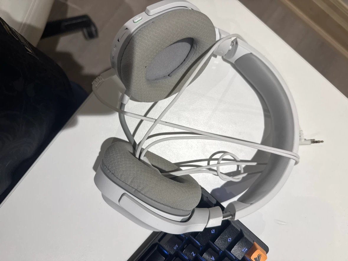 Great headset. Works perfectly.