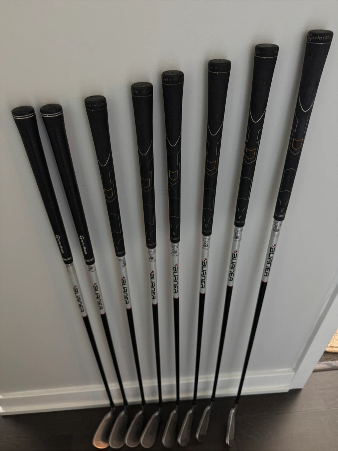 TaylorMade Burner Iron Set, Wilson r20 special wedge and Putters - photo 2