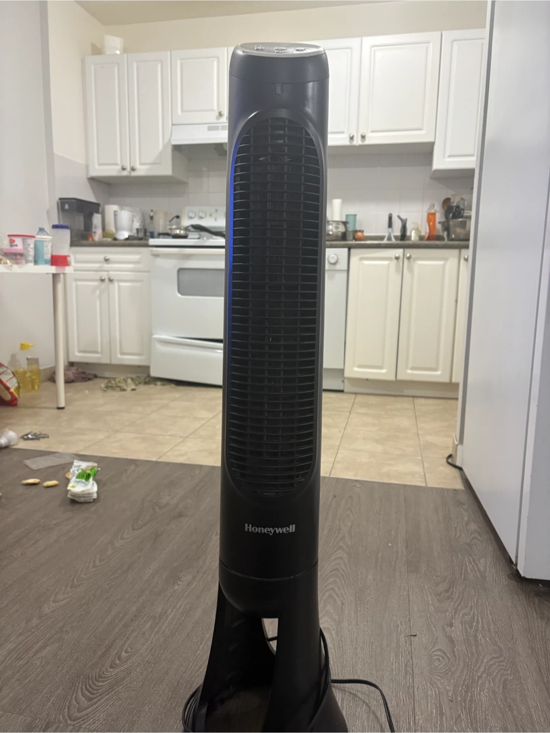 Honeywell Black Tower Fan - photo 3