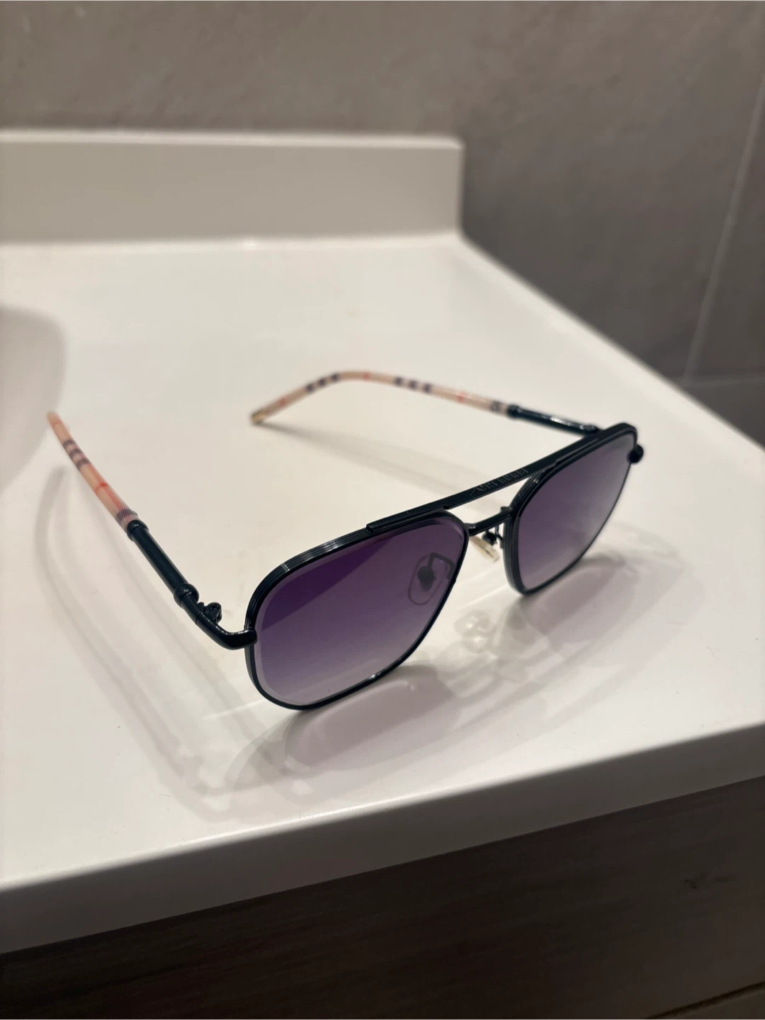 Burberry Sunglasses - photo 2