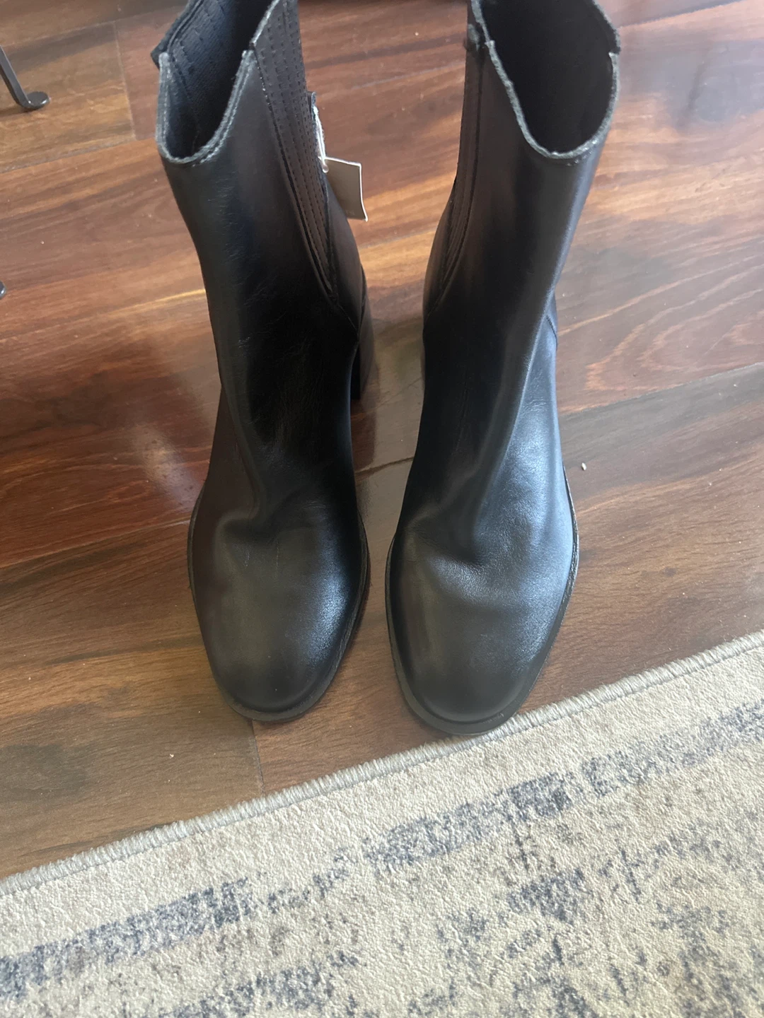 Black Women's Chelsea Boots Size 7