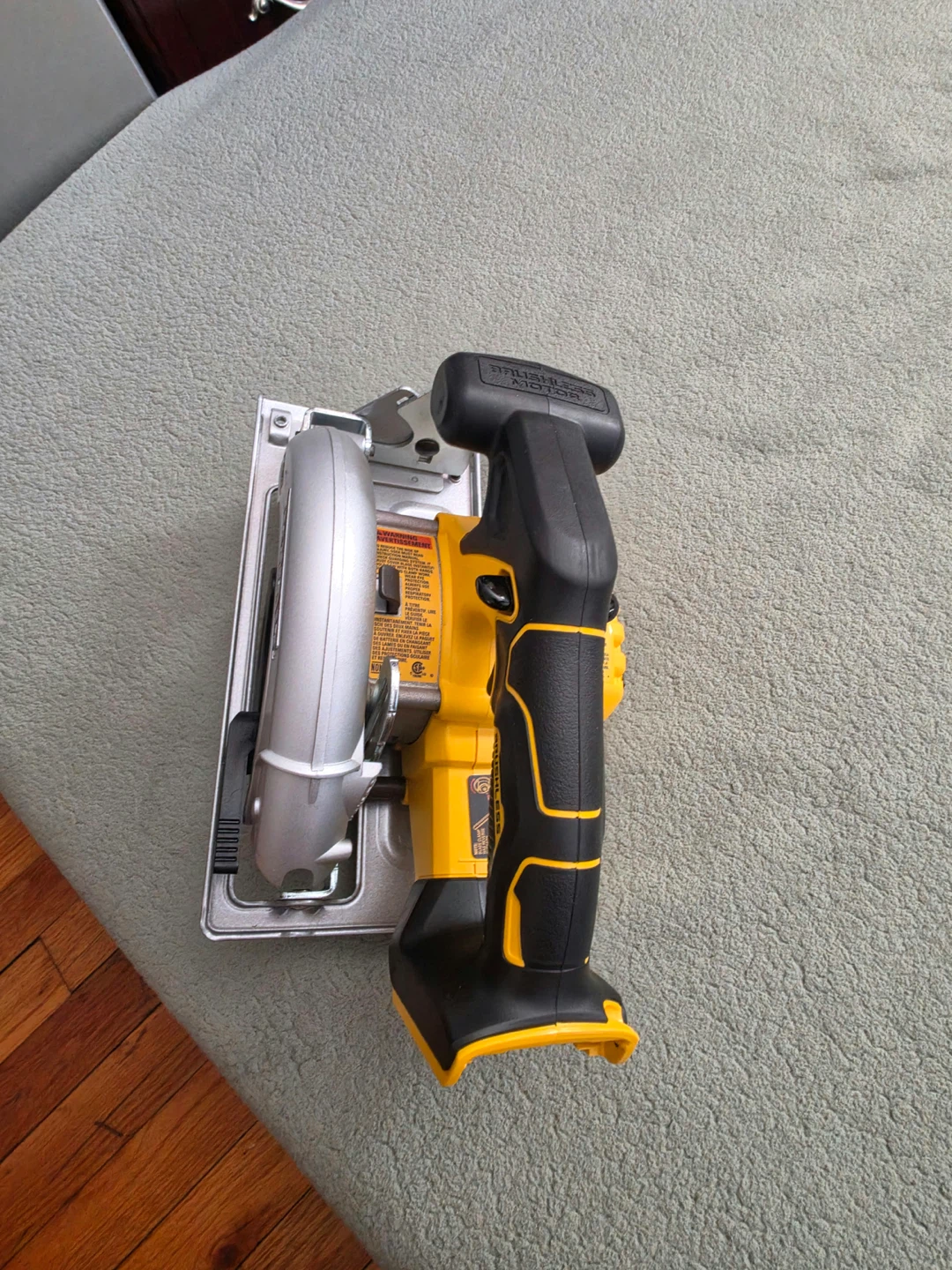 DEWALT 20V Brushless Circular Saw - photo 3