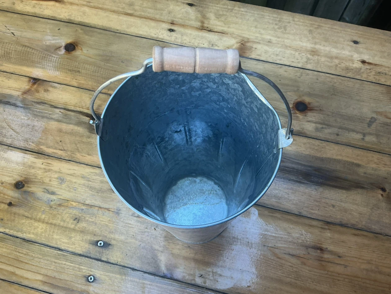 Galvanized Metal Flower Bucket With Wooden Handle !! - photo 2