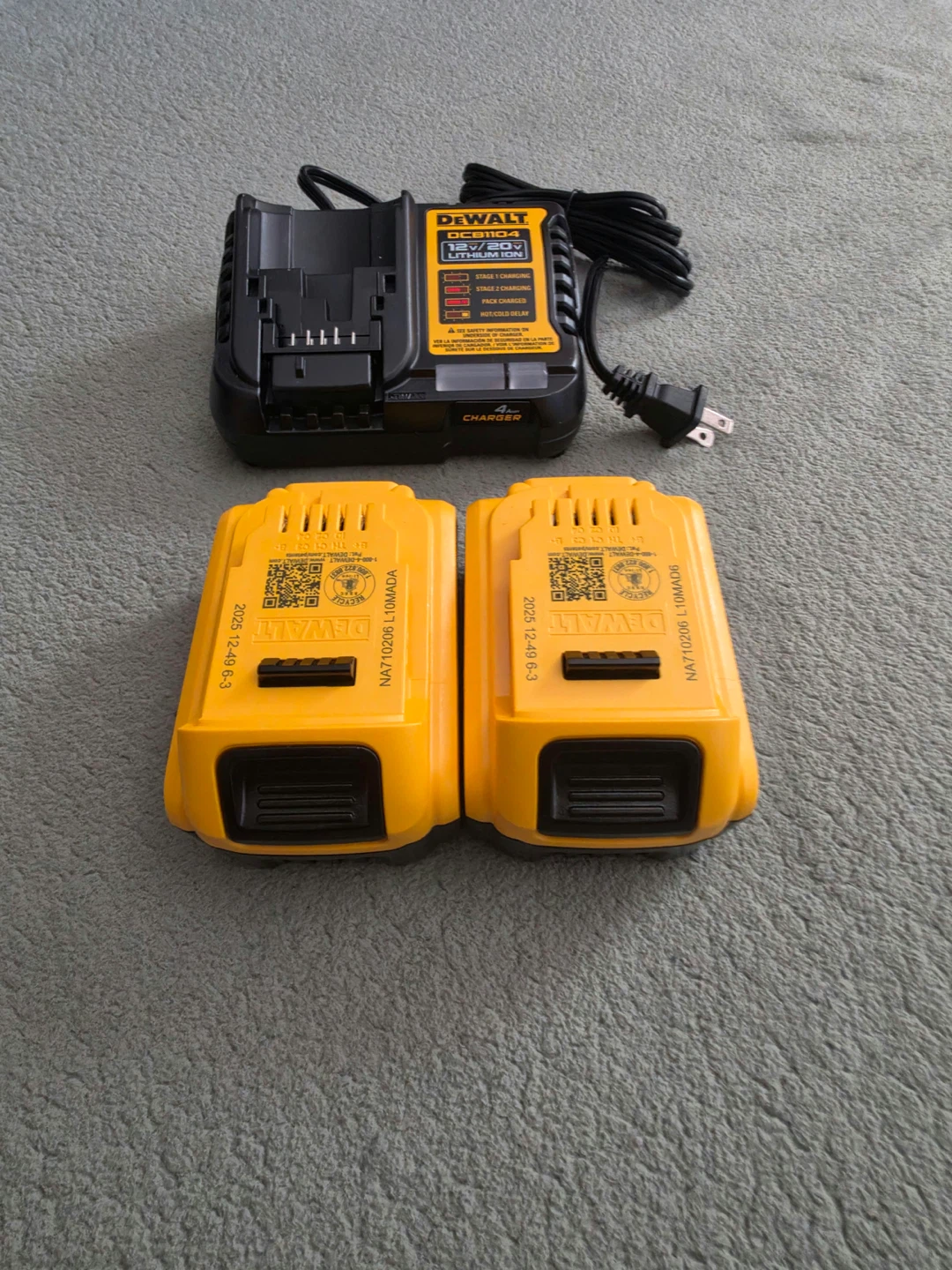 DEWALT 20V Charger and Two 5Ah Batteries - photo 2