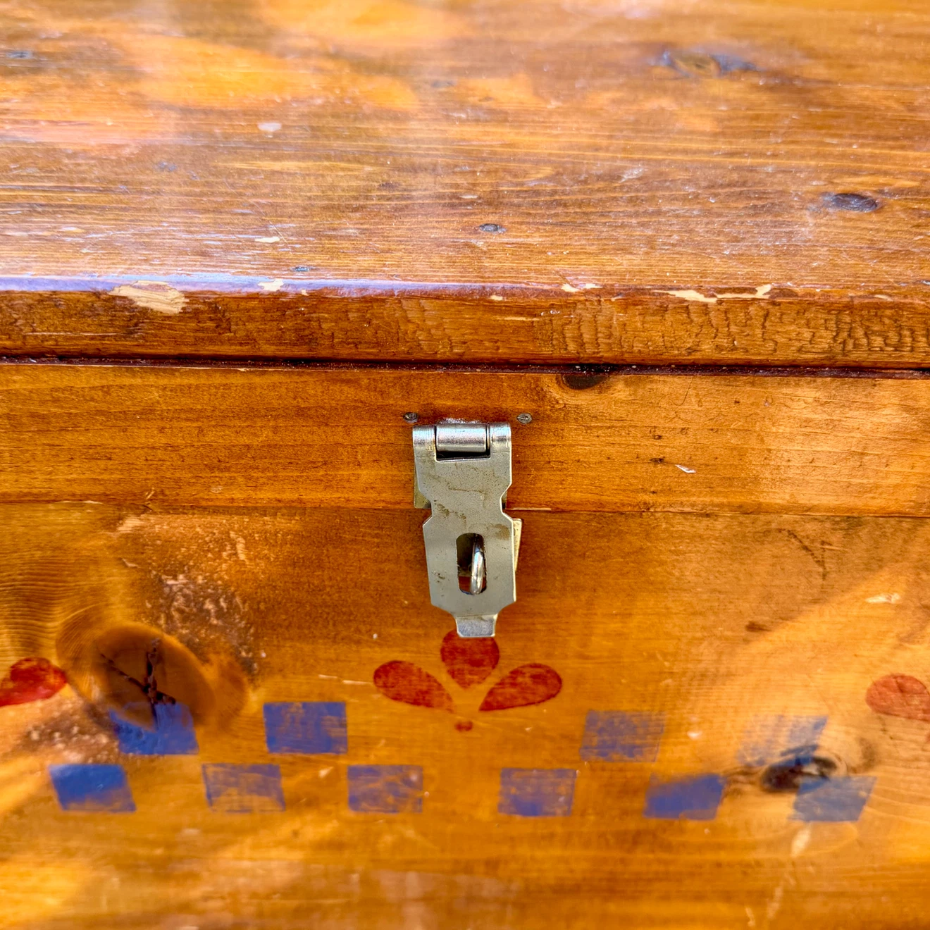 Lockable Wooden Trunk - photo 2