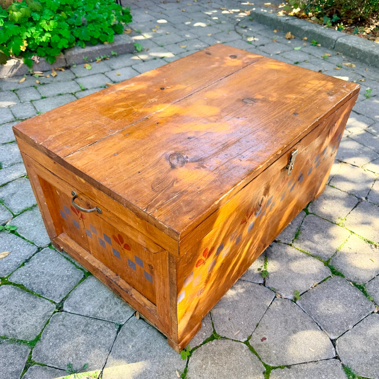 Lockable Wooden Trunk - photo 3
