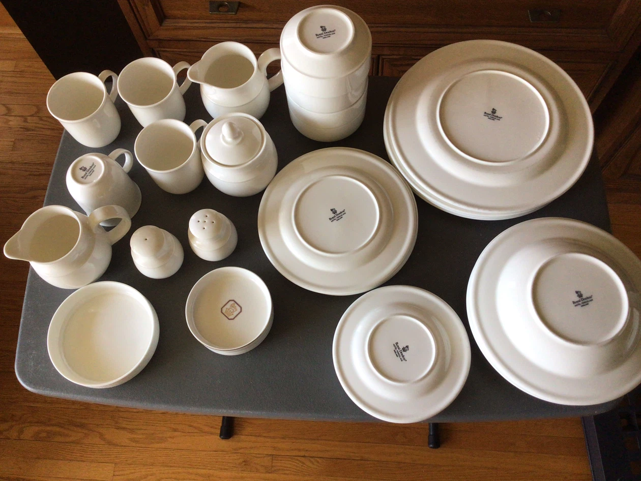 Royal Doulton Hotel Porcelain Dinnerware Set - photo 3