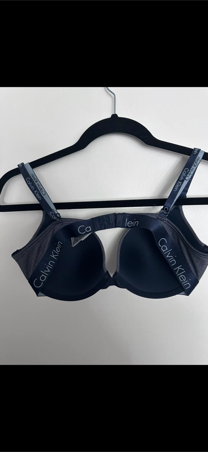 Calvin Klein Bra Set Size 34C - photo 5