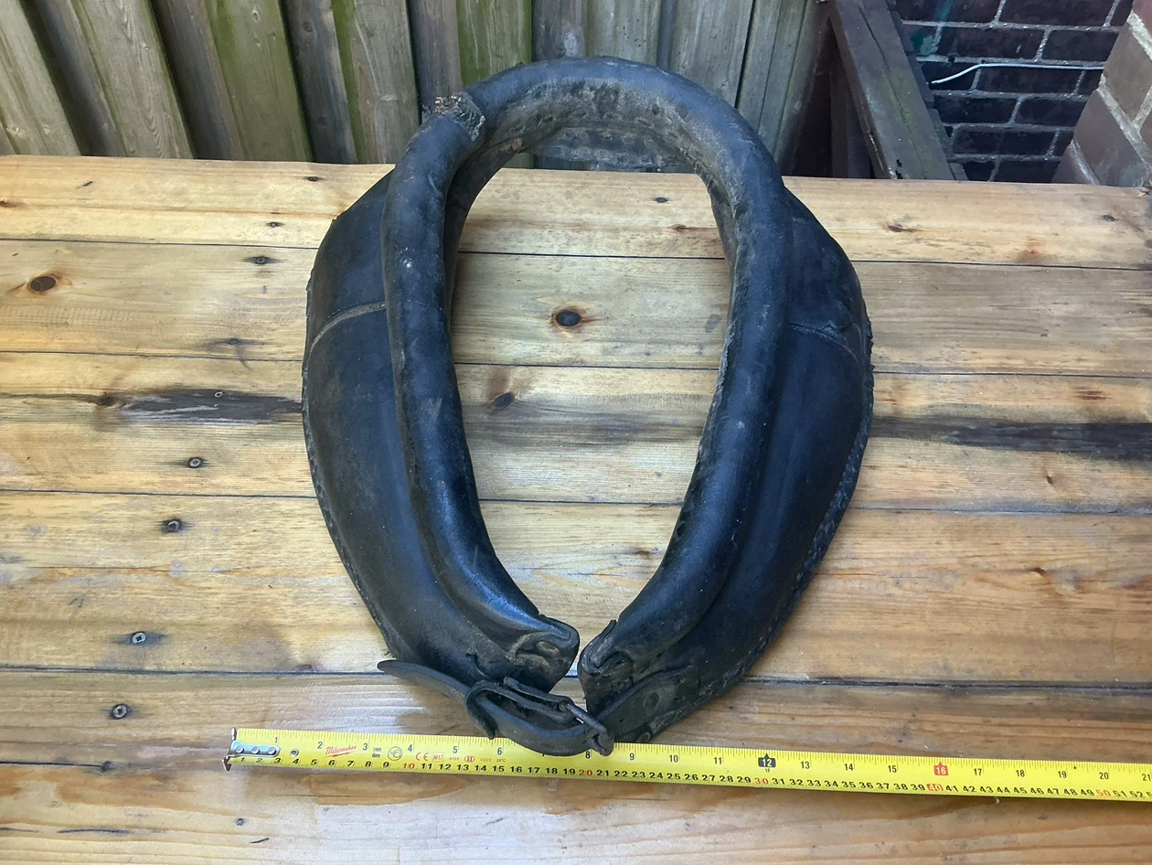 Antique leather horse collar !