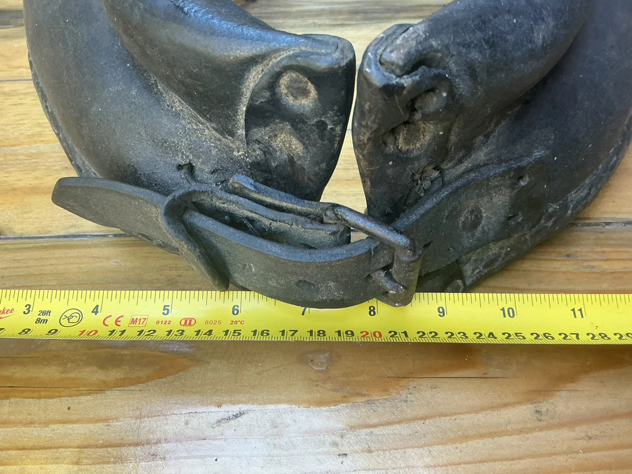 Antique leather horse collar ! - photo 2