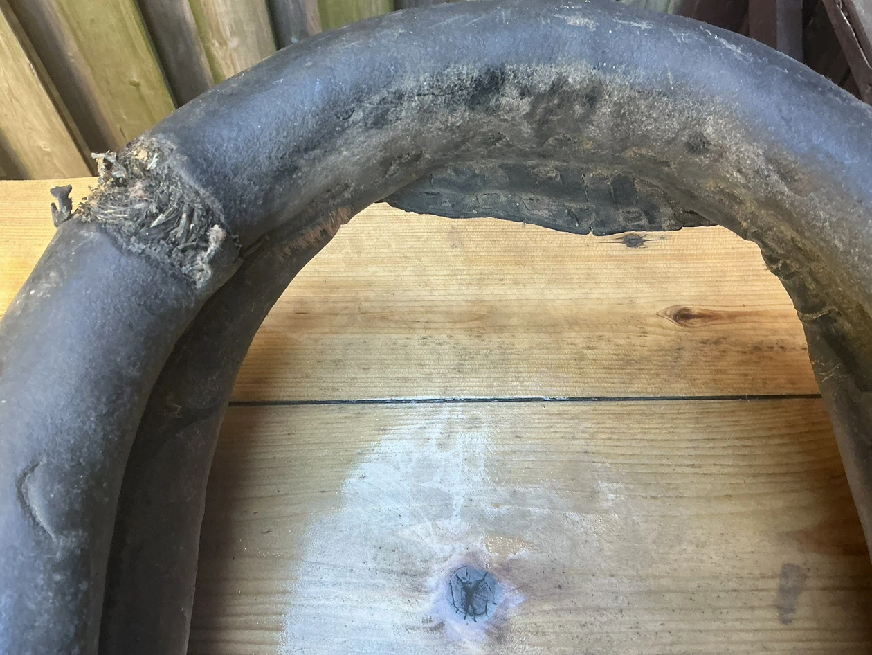 Antique leather horse collar ! - photo 3
