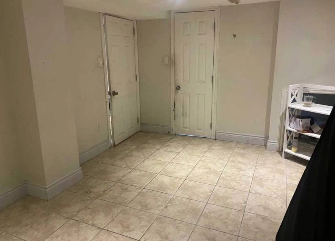 Large bedroom for rent