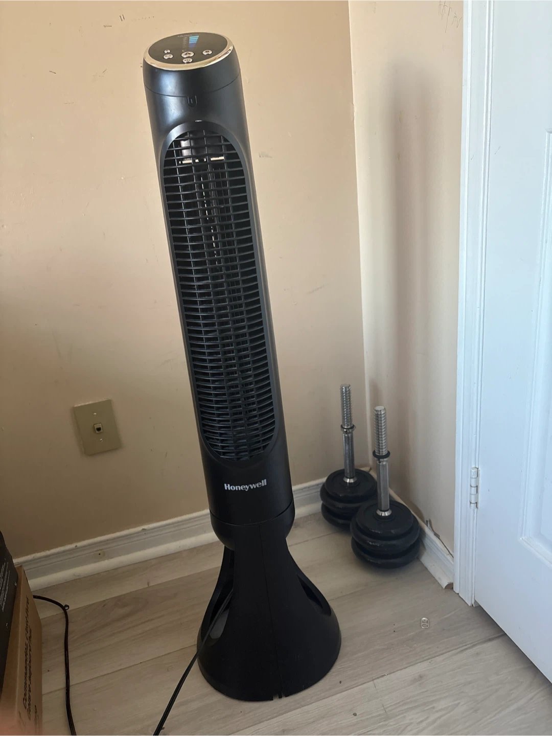 Honeywell Tower Fan with remote