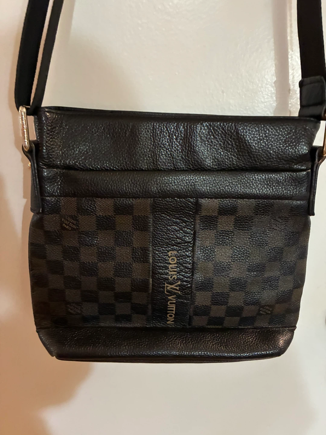 Louis Vuitton Messenger Bag - photo 3