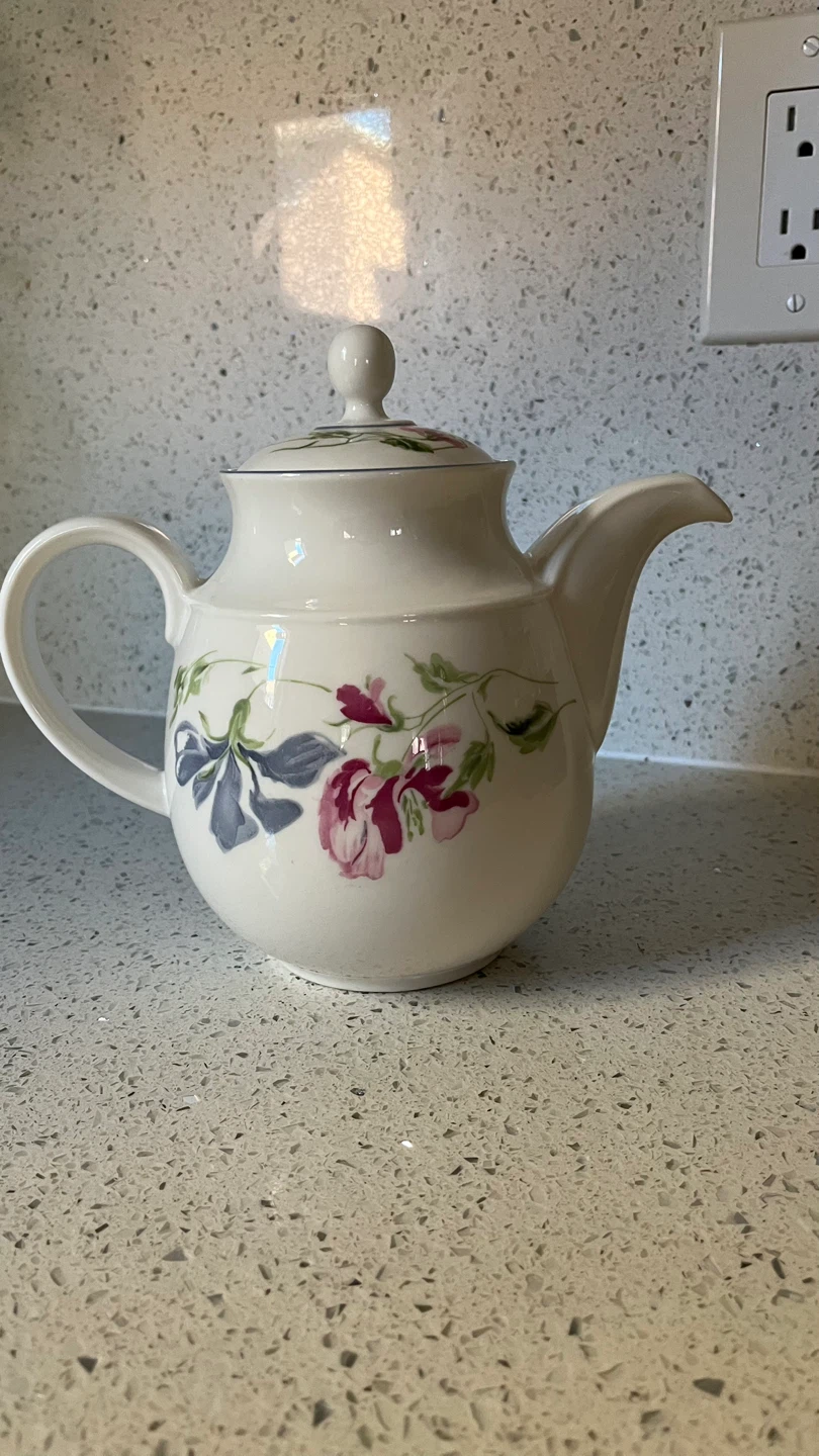 Royal Doulton Expressions Amethyst Teapot
